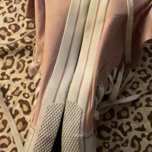 Air Walk Sneakers - Picture 5 of 11